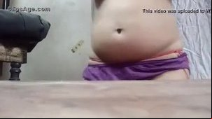 Green top bhabhi stripping on cam